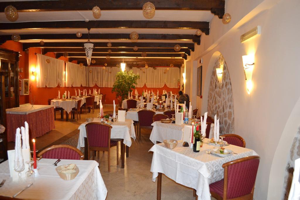 Hotel Alle Vecchie Arcate Pescasseroli Εξωτερικό φωτογραφία